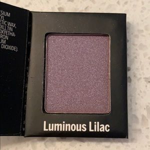 Luminous Lilac Eyeshadow